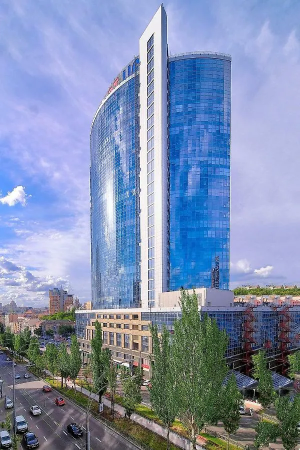 Vip Apartment Near Gulliver Kijów